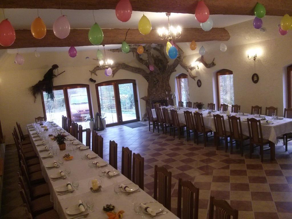 Zbojna Debra Bed & Breakfast Golejow Bagian luar foto