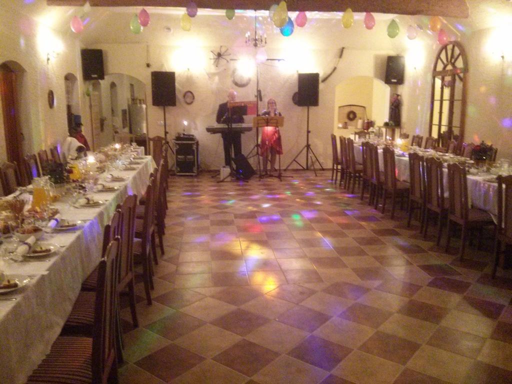 Zbojna Debra Bed & Breakfast Golejow Bagian luar foto