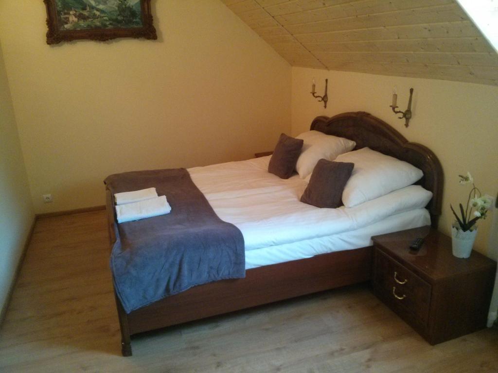 Zbojna Debra Bed & Breakfast Golejow Bagian luar foto