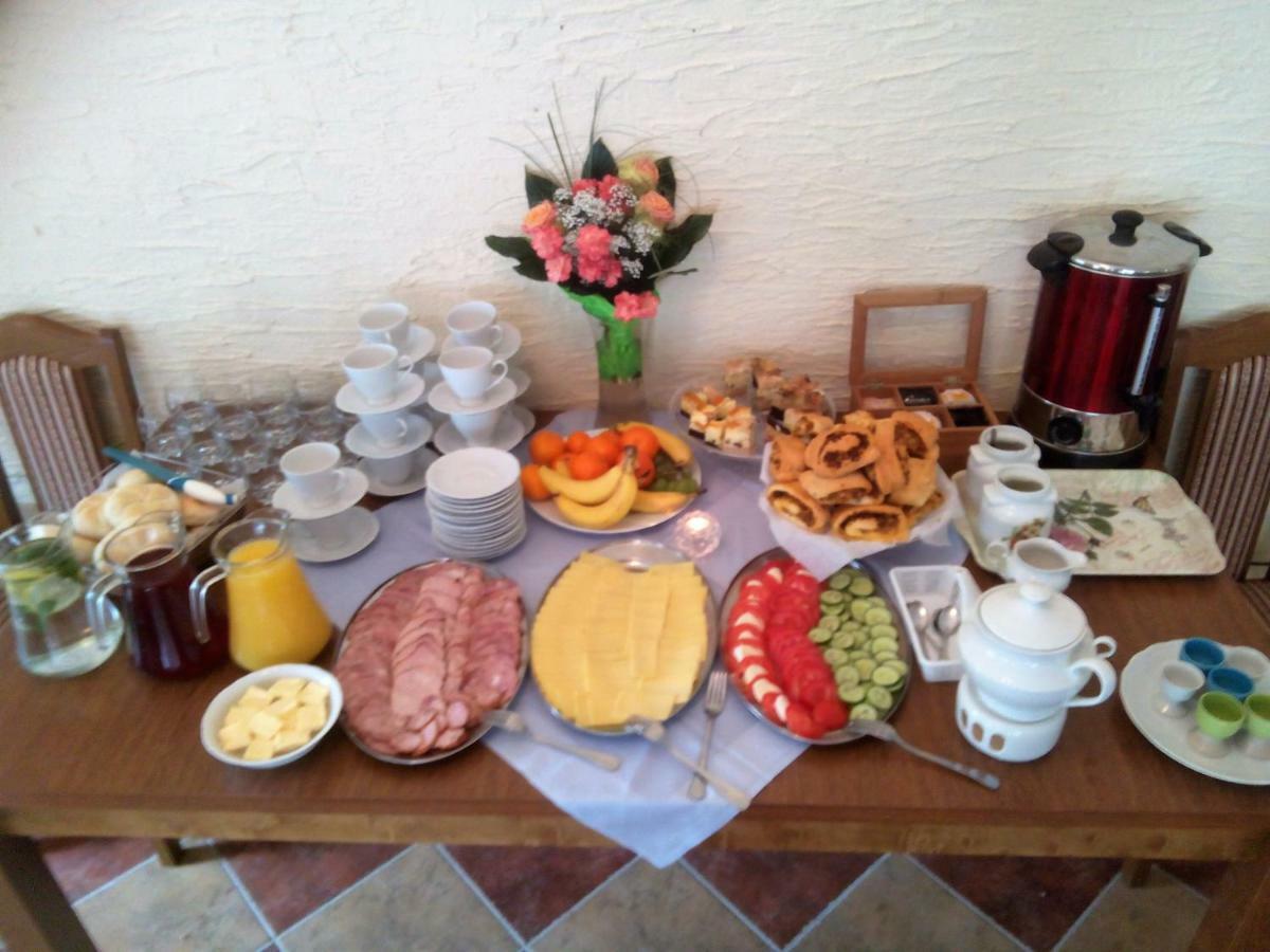 Zbojna Debra Bed & Breakfast Golejow Bagian luar foto